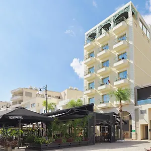 Leonardo Boutique Отель